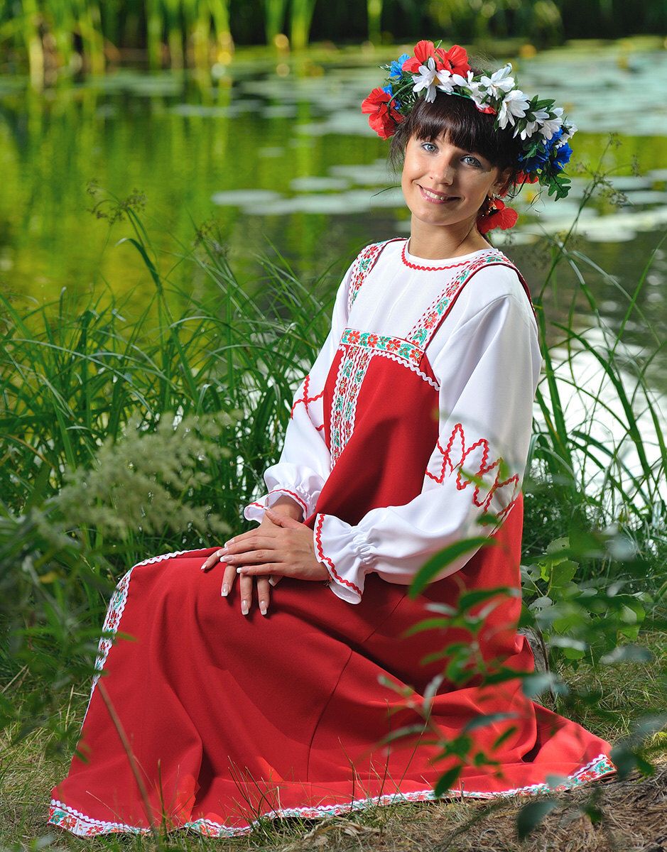 Beautiful girl Girls in Slavic costumes in Nesaualkoyotl